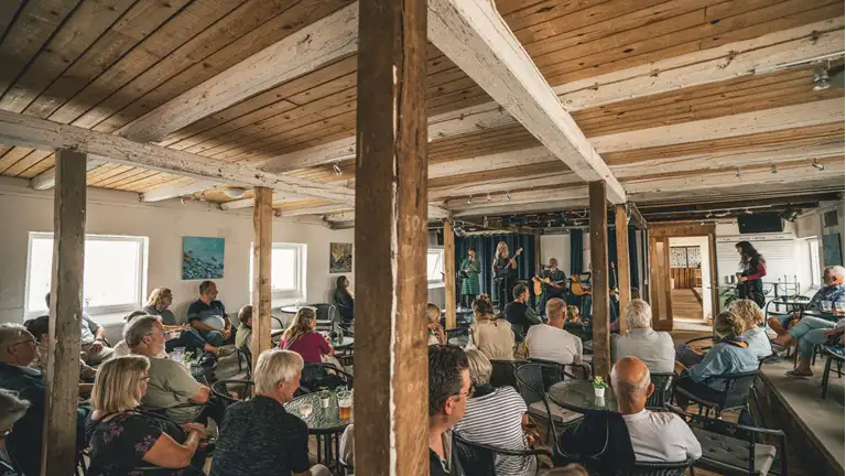 Den Gule Stald på Kalvehave Havn