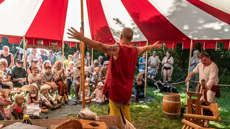 Forestilling til Gøngemarked i Køng